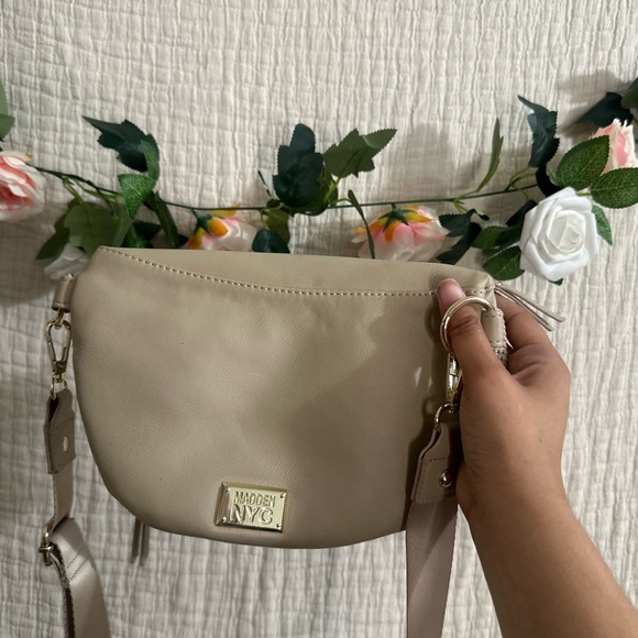 Madden Beige and Gold Women's Fanny - Picture 2 of 3